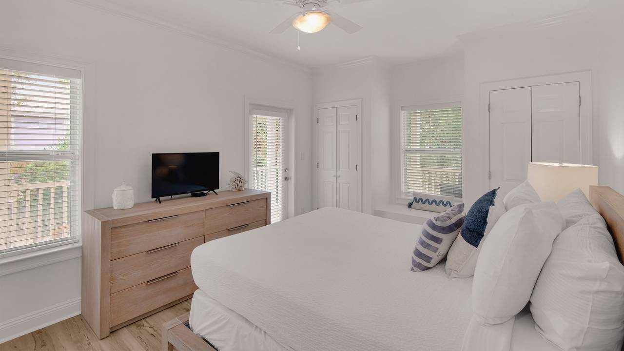 Just Add Salt - 2nd floor: Queen Guest Bedroom Just Add Salt - 2nd floor: Queen Guest Bedroom