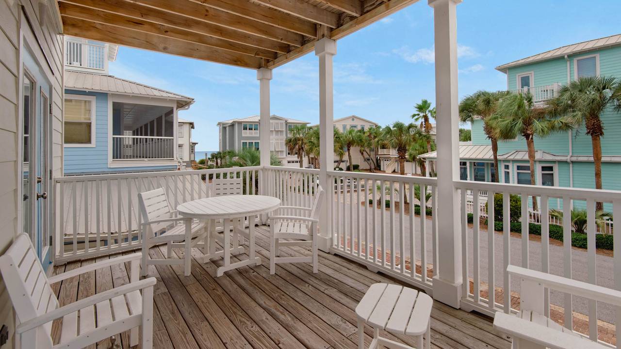 Just Add Salt - 2nd floor: Balcony Just Add Salt - 2nd floor: Balcony