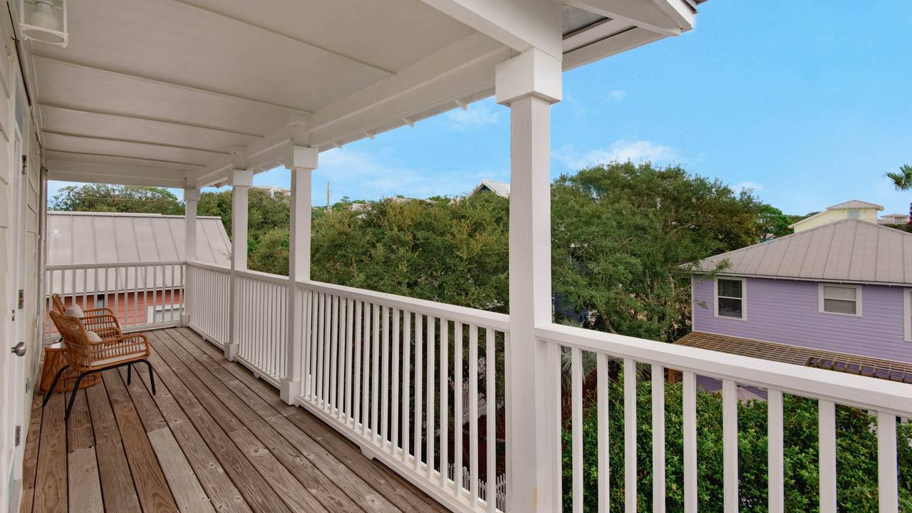 Just Add Salt - 3rd floor: Private Balcony Just Add Salt - 3rd floor: Private Balcony