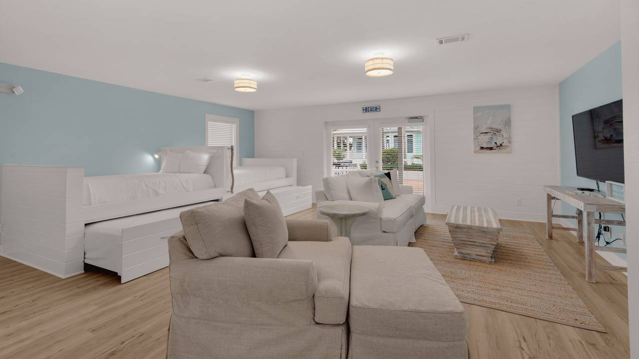 Just Add Salt - Ground floor: 2 twin beds with 2 trundles Just Add Salt - Ground floor: 2 twin beds with 2 trundles