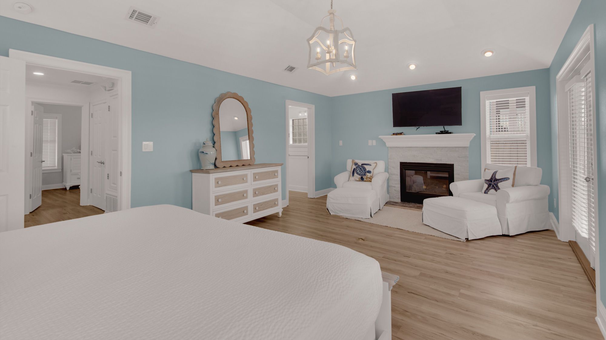 Just Add Salt - 3rd floor: Master King Bedroom