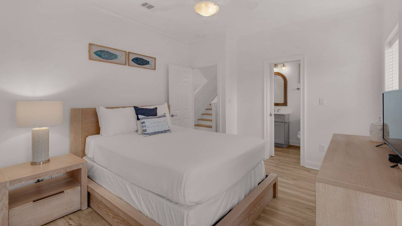 Just Add Salt - 2nd floor: Queen Guest Bedroom Just Add Salt - 2nd floor: Queen Guest Bedroom