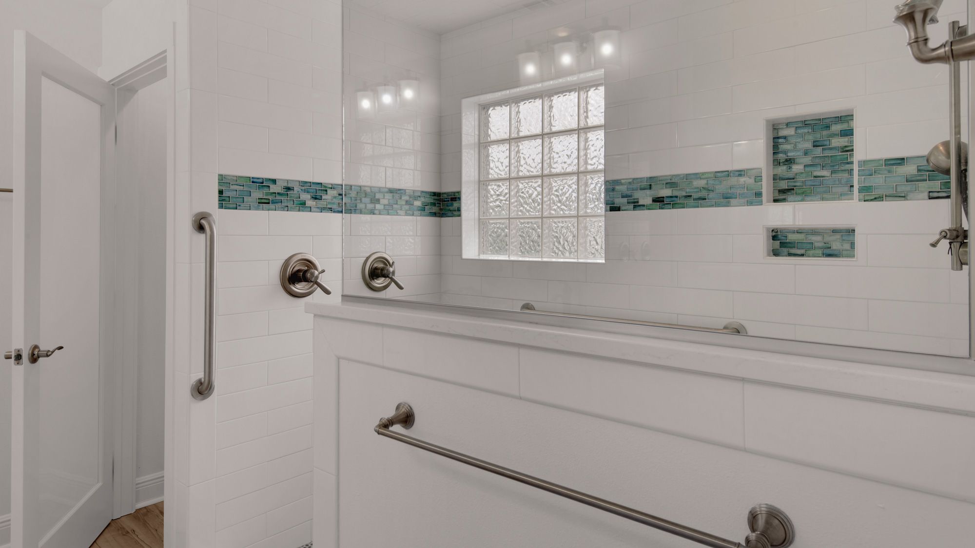 Just Add Salt - 3rd floor: Master's Bathroom