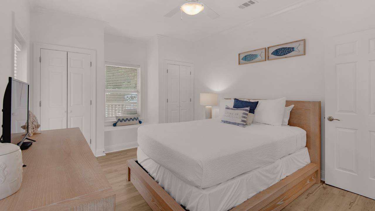 Just Add Salt - 2nd floor: Queen Guest Bedroom Just Add Salt - 2nd floor: Queen Guest Bedroom