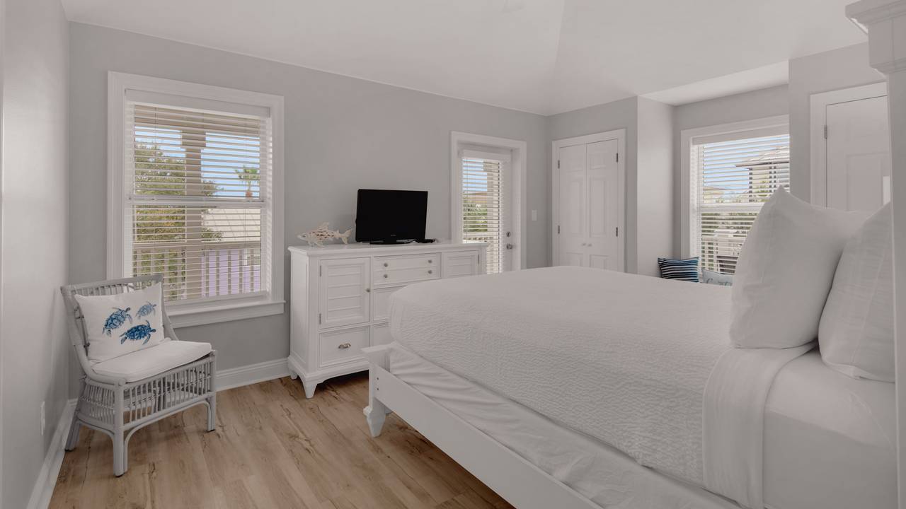 Just Add Salt - 3rd floor: Queen Guest Bedroom Just Add Salt - 3rd floor: Queen Guest Bedroom