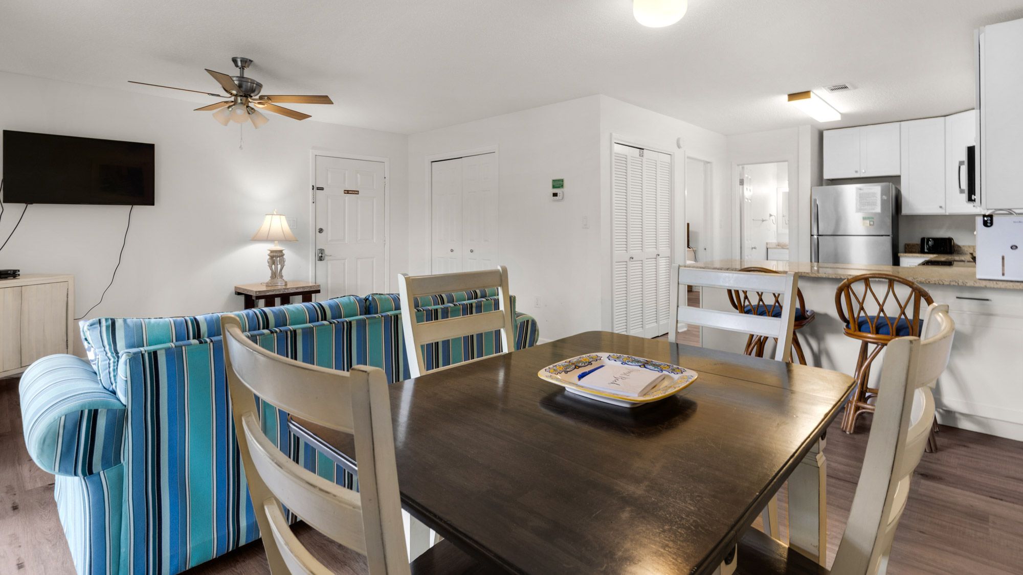 Beachwood Villas 1C - Dining area