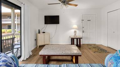 Beachwood Villas 1C - Living area Beachwood Villas 1C - Living area