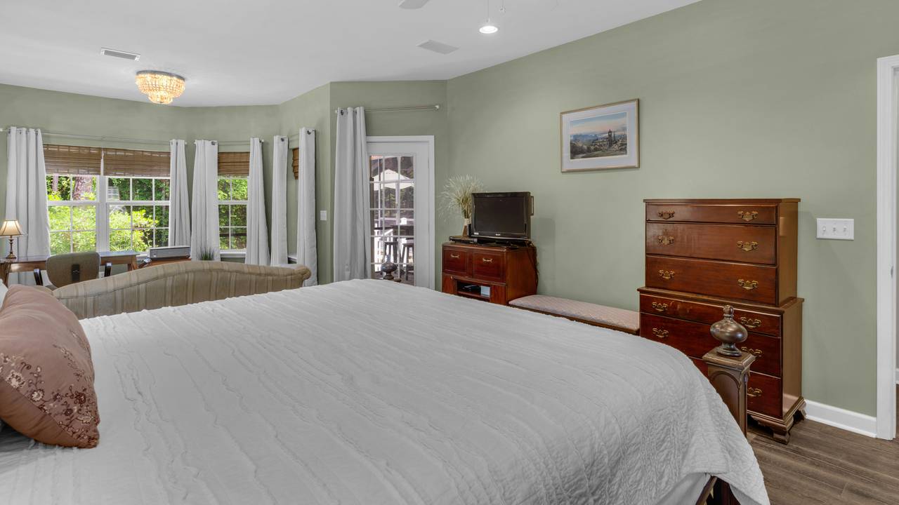 Master Bedroom Master Bedroom