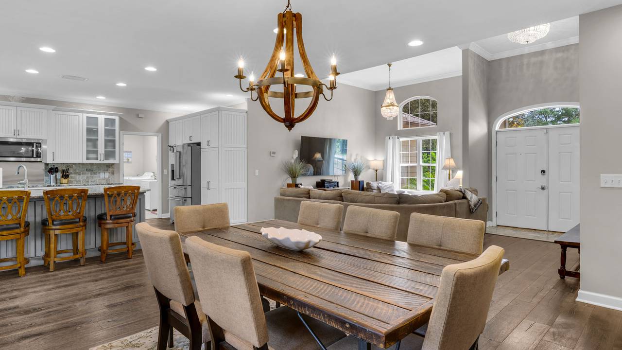 Dining Area Dining Area