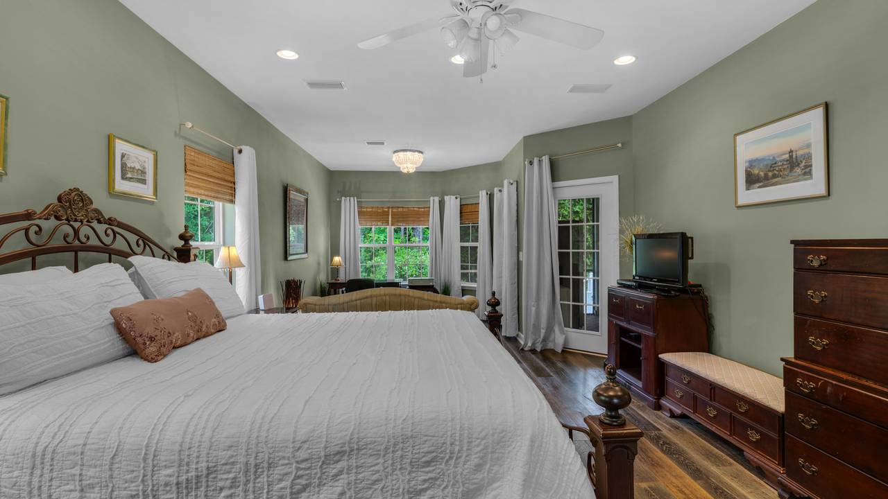 Master Bedroom Master Bedroom