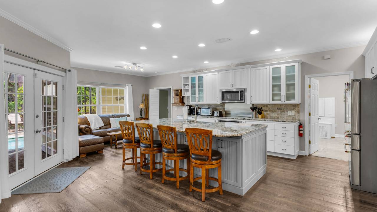 Kitchen area Kitchen area