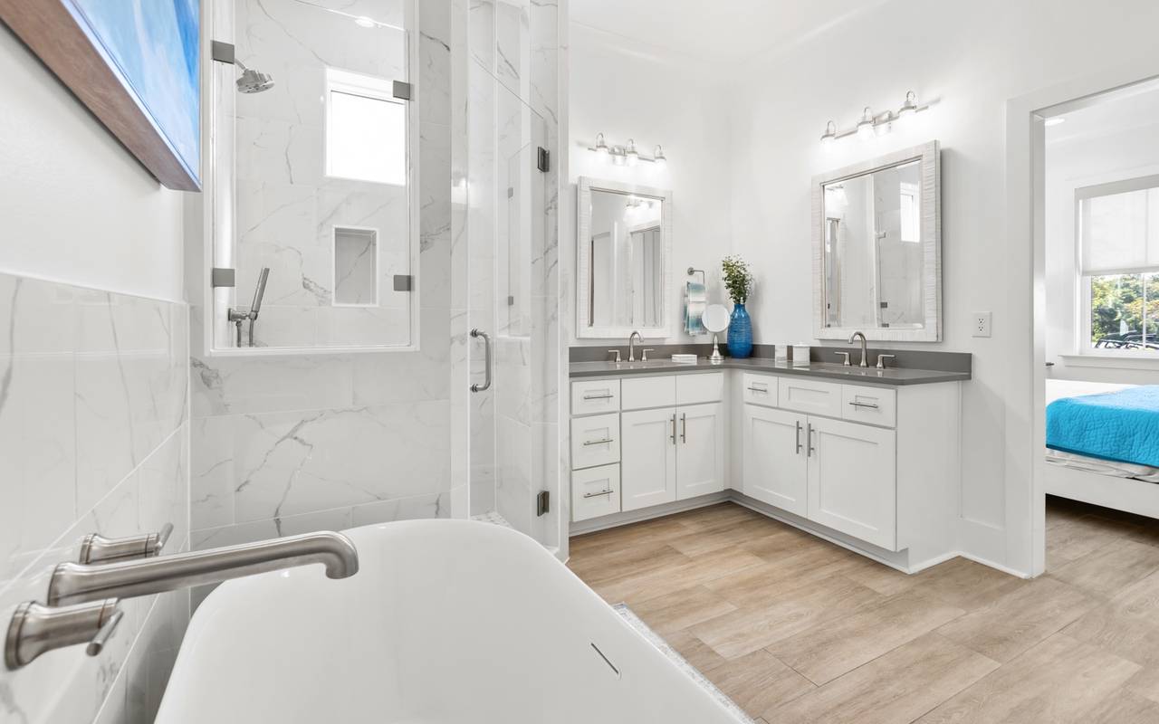 Changes in Latitude Changes in Latitude