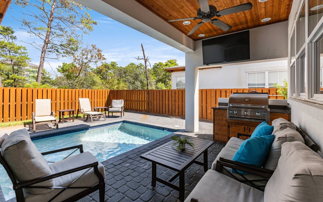 Lynda Lou's Lynda Lou's