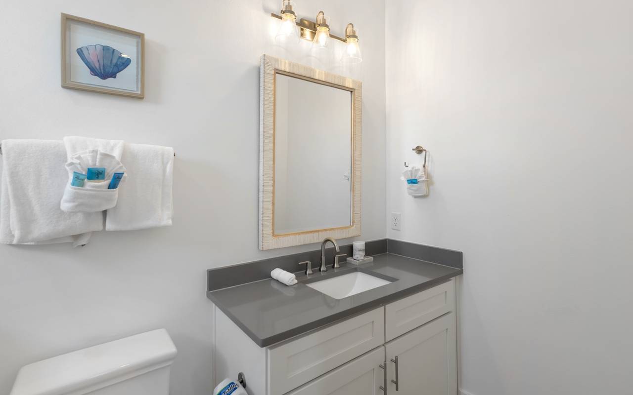 Lynda Lou's Lynda Lou's