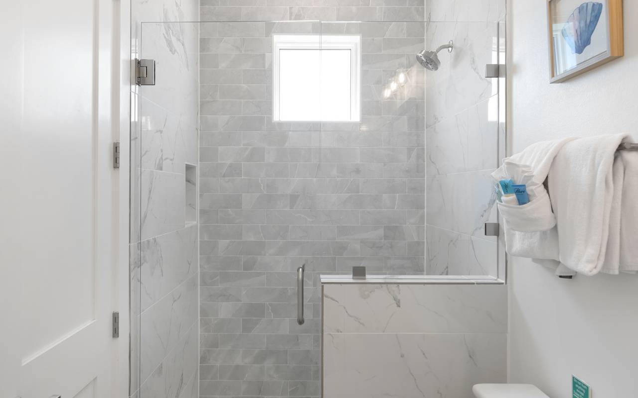 Lynda Lou's Lynda Lou's