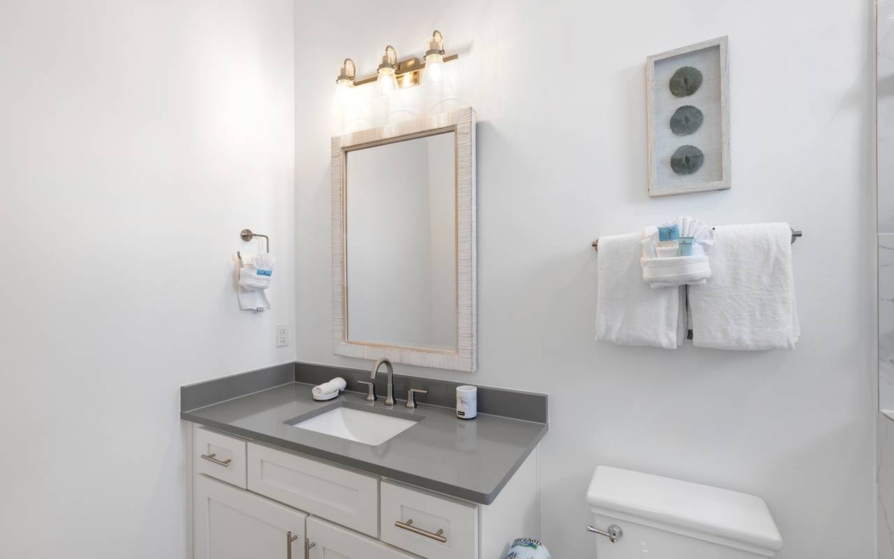 Lynda Lou's Lynda Lou's