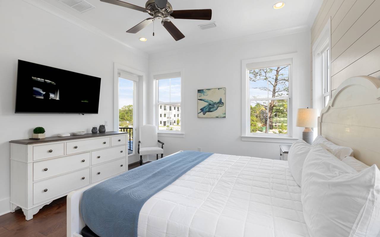 Lynda Lou's Lynda Lou's