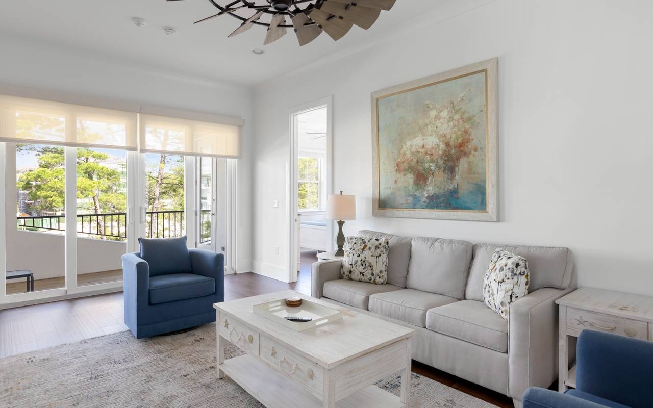 Lynda Lou's Lynda Lou's