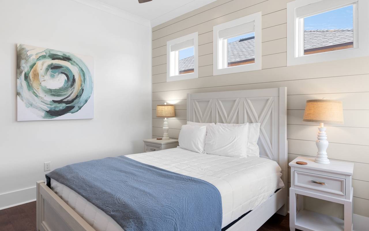 Lynda Lou's Lynda Lou's