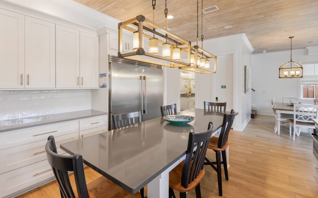 Lynda Lou's Lynda Lou's