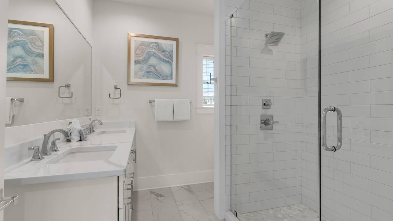 Sunset on Sawgrass - 2nd Floor Master Suite Bathroom Sunset on Sawgrass - 2nd Floor Master Suite Bathroom