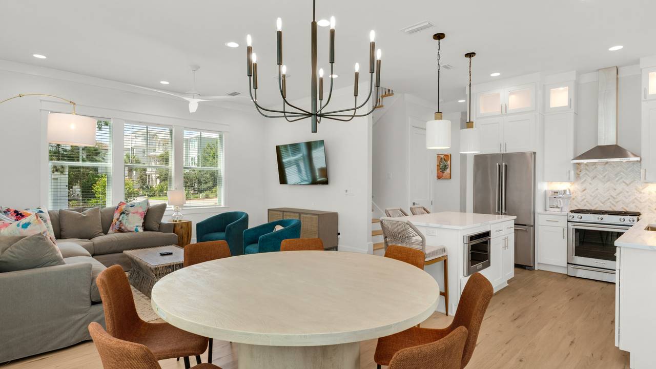 Sunset on Sawgrass - Dining Area Sunset on Sawgrass - Dining Area