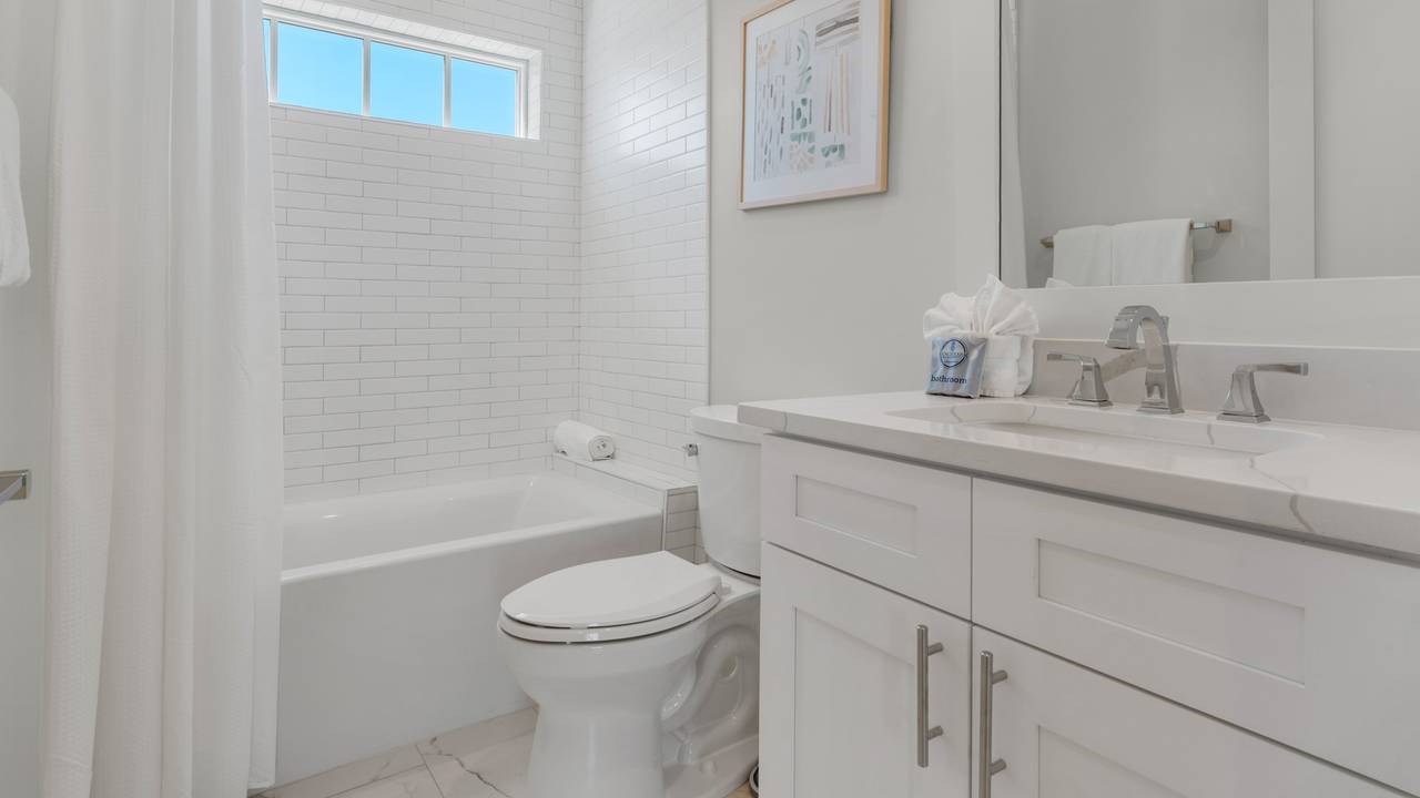 Sunset on Sawgrass - 3rd Floor Full Hall Bath Sunset on Sawgrass - 3rd Floor Full Hall Bath