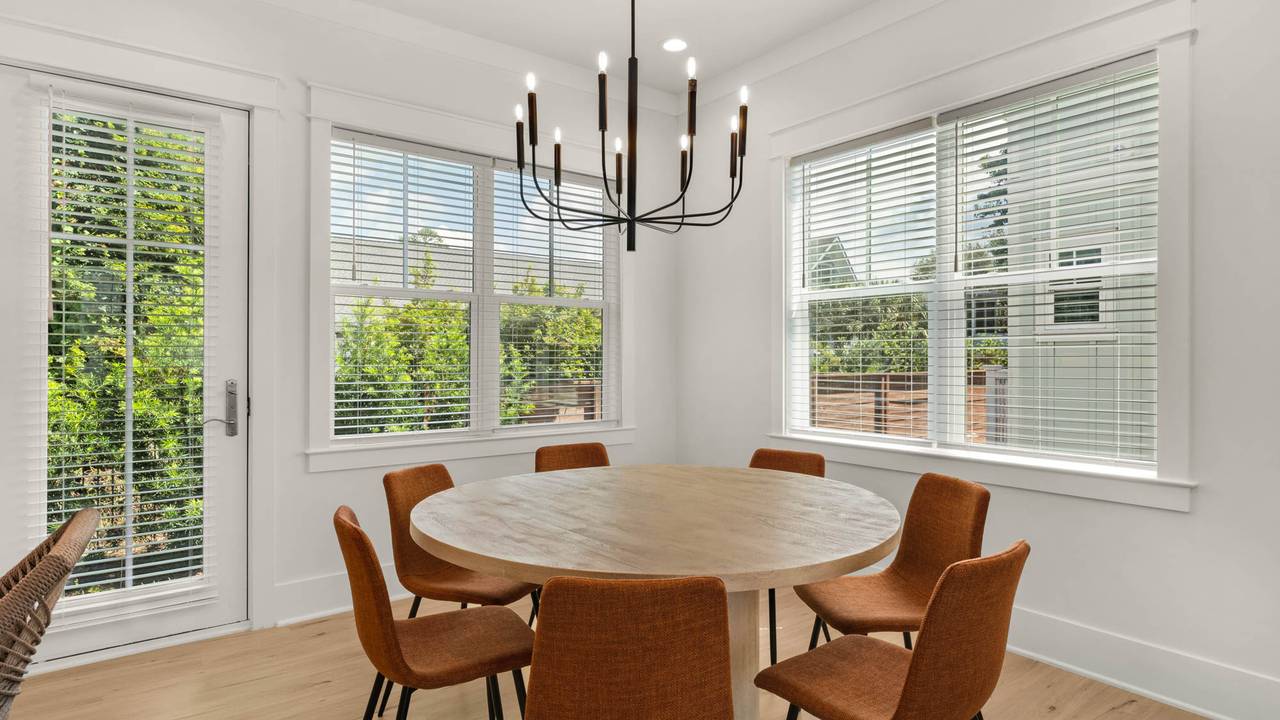 Sunset on Sawgrass - Dining Area Sunset on Sawgrass - Dining Area