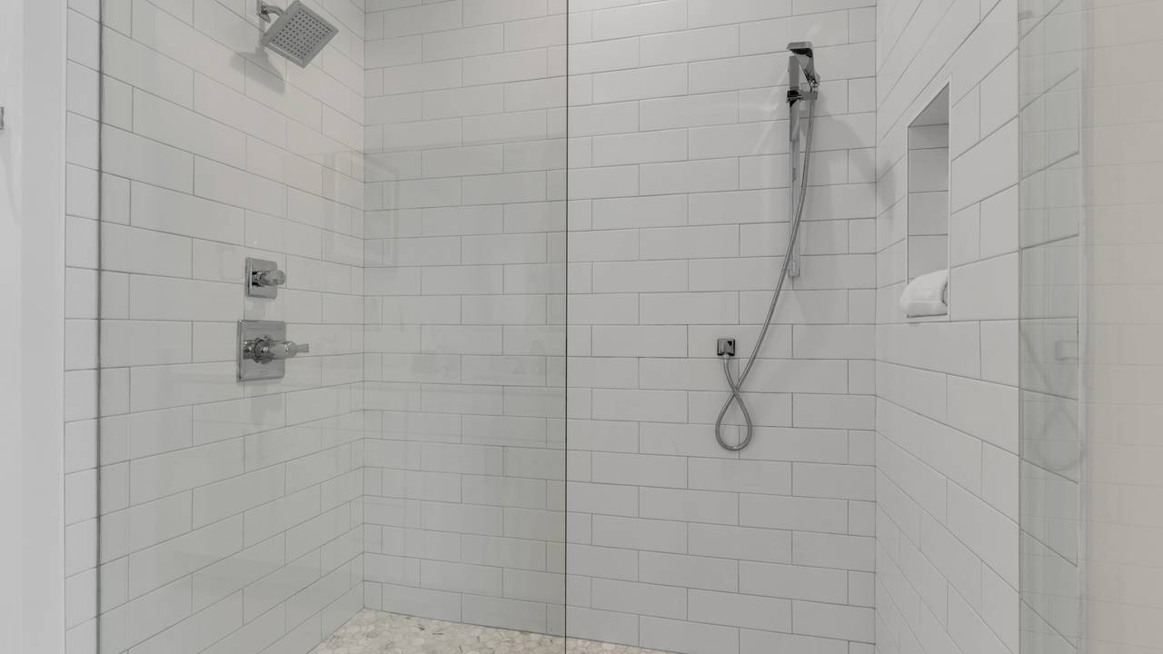 Sunset on Sawgrass - 2nd Floor Master Suite Bathroom Sunset on Sawgrass - 2nd Floor Master Suite Bathroom