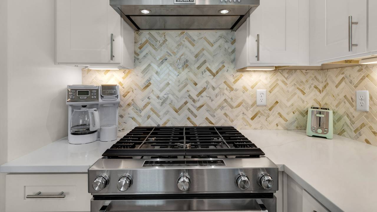 Sunset on Sawgrass - Kitchen Area Sunset on Sawgrass - Kitchen Area