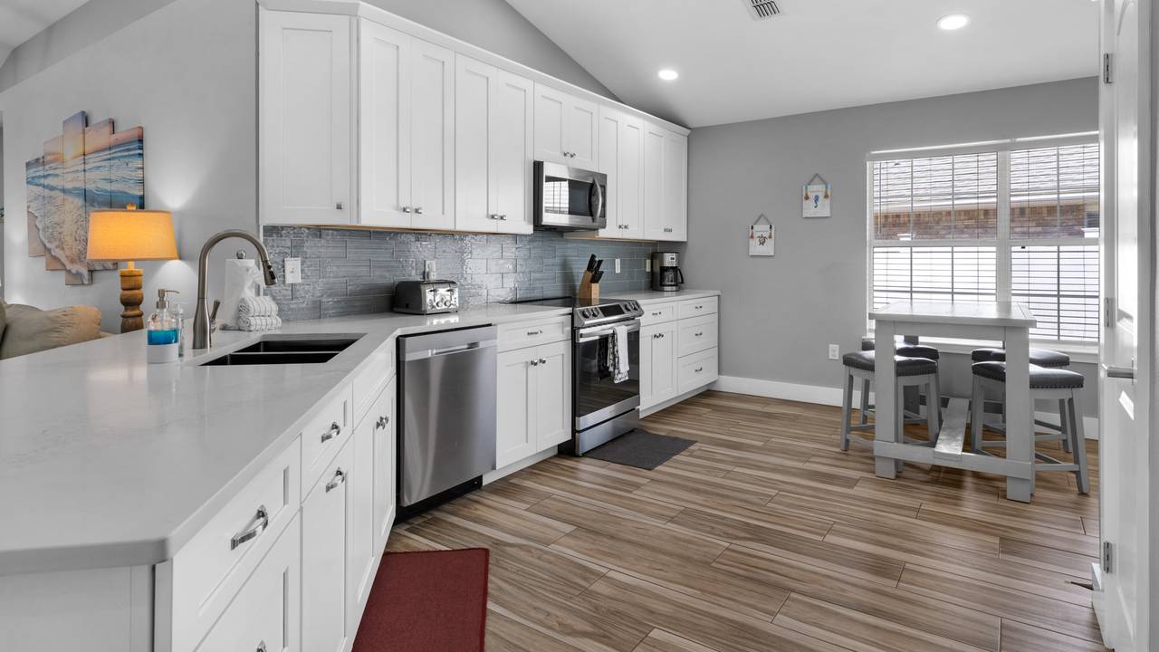 Sweet Retreat - Kitchen Area Sweet Retreat - Kitchen Area