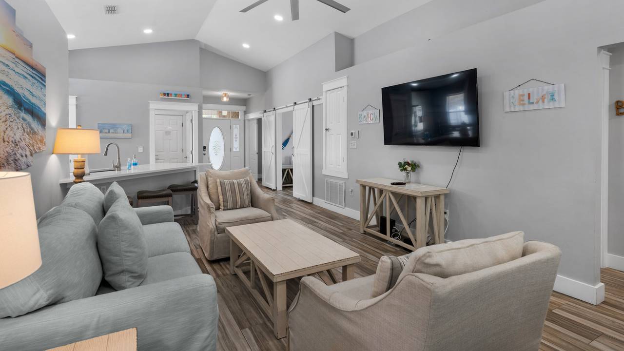 Sweet Retreat - Living Area Sweet Retreat - Living Area