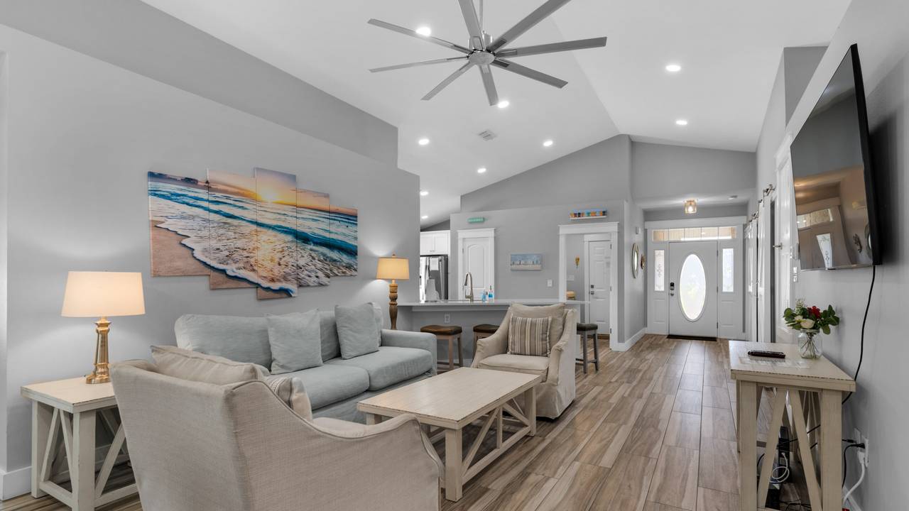 Sweet Retreat - Living Area Sweet Retreat - Living Area