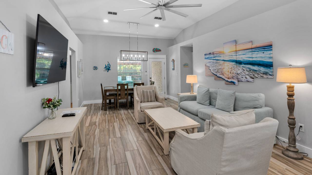 Sweet Retreat - Living Area Sweet Retreat - Living Area