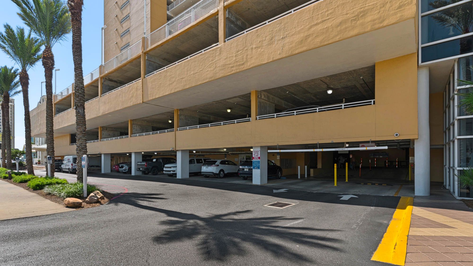 Sterling Reef Grounds & Amenities