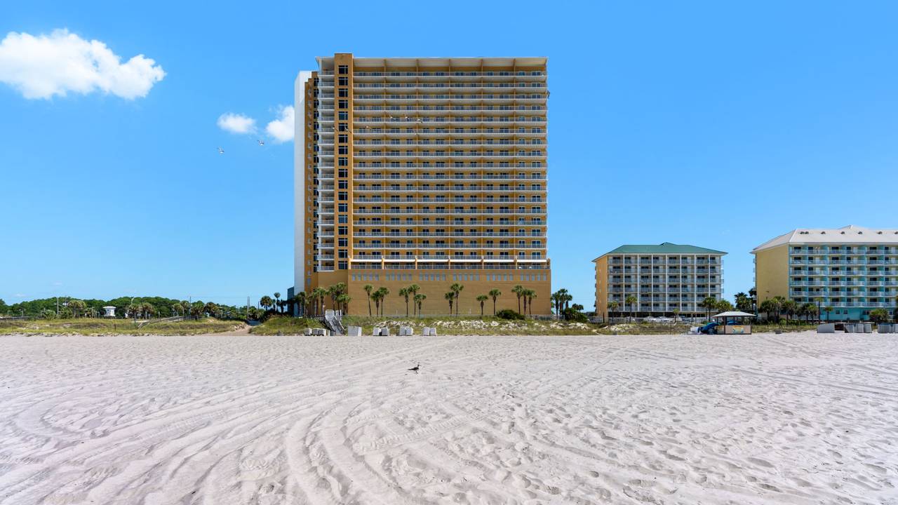 Sterling Reef Grounds & Amenities Sterling Reef Grounds & Amenities