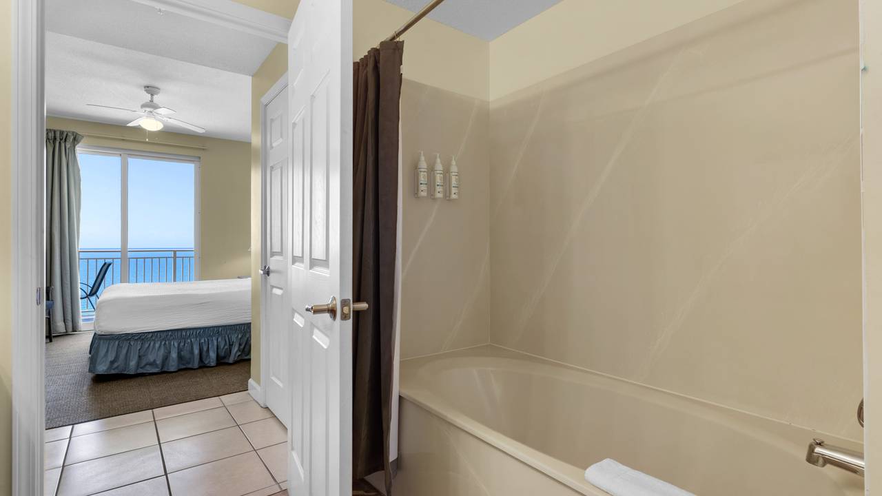 Sterling Reef 1604 - Bathroom Sterling Reef 1604 - Bathroom