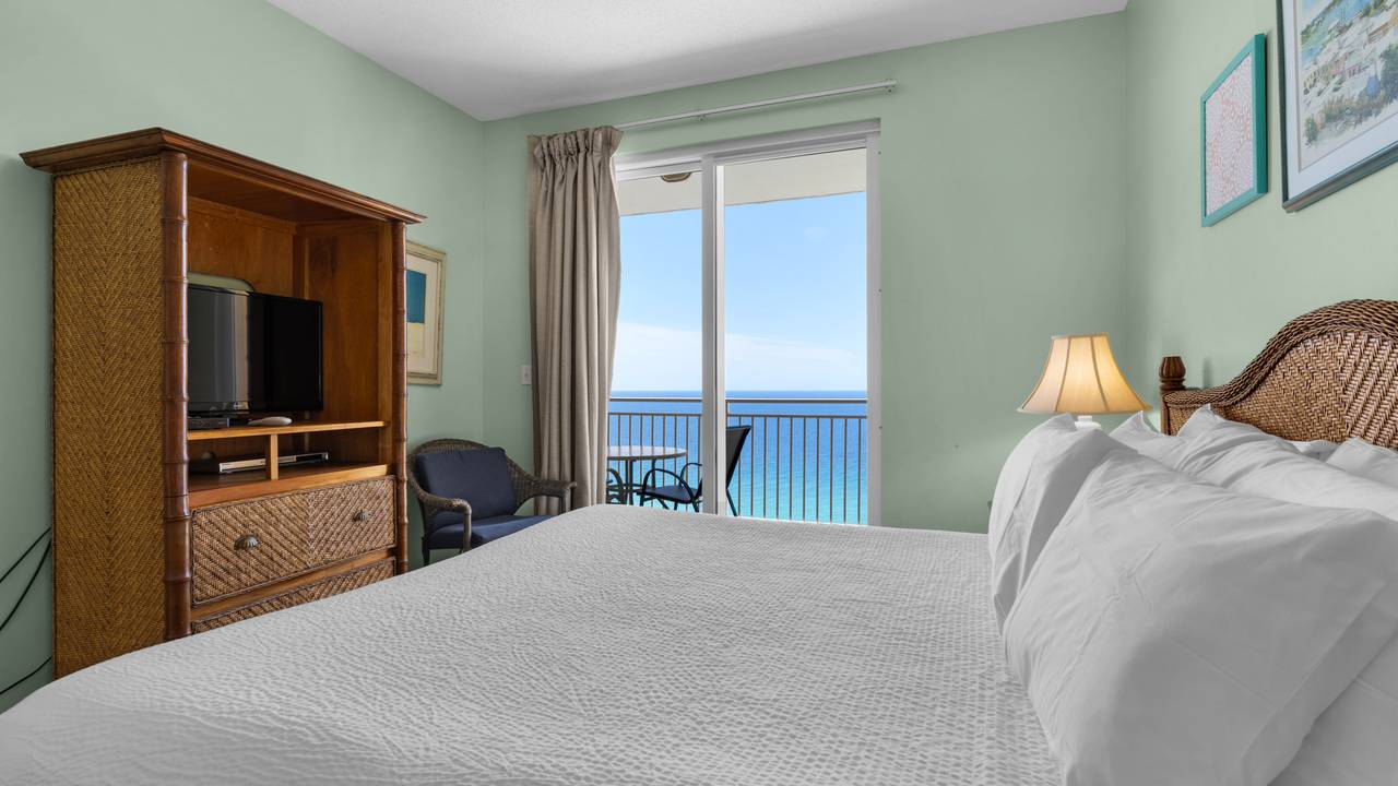 Sterling Reef 1604 - Bedroom w/ king bed, direct balcony access Sterling Reef 1604 - Bedroom w/ king bed, direct balcony access