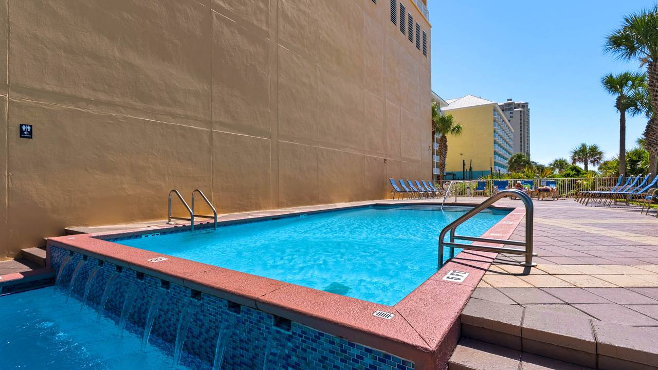 Sterling Reef Grounds & Amenities Sterling Reef Grounds & Amenities