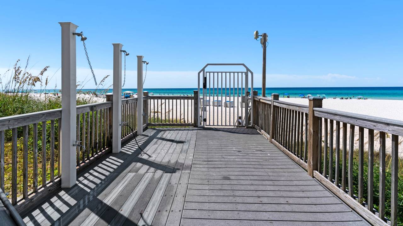 Sterling Reef Grounds & Amenities Sterling Reef Grounds & Amenities