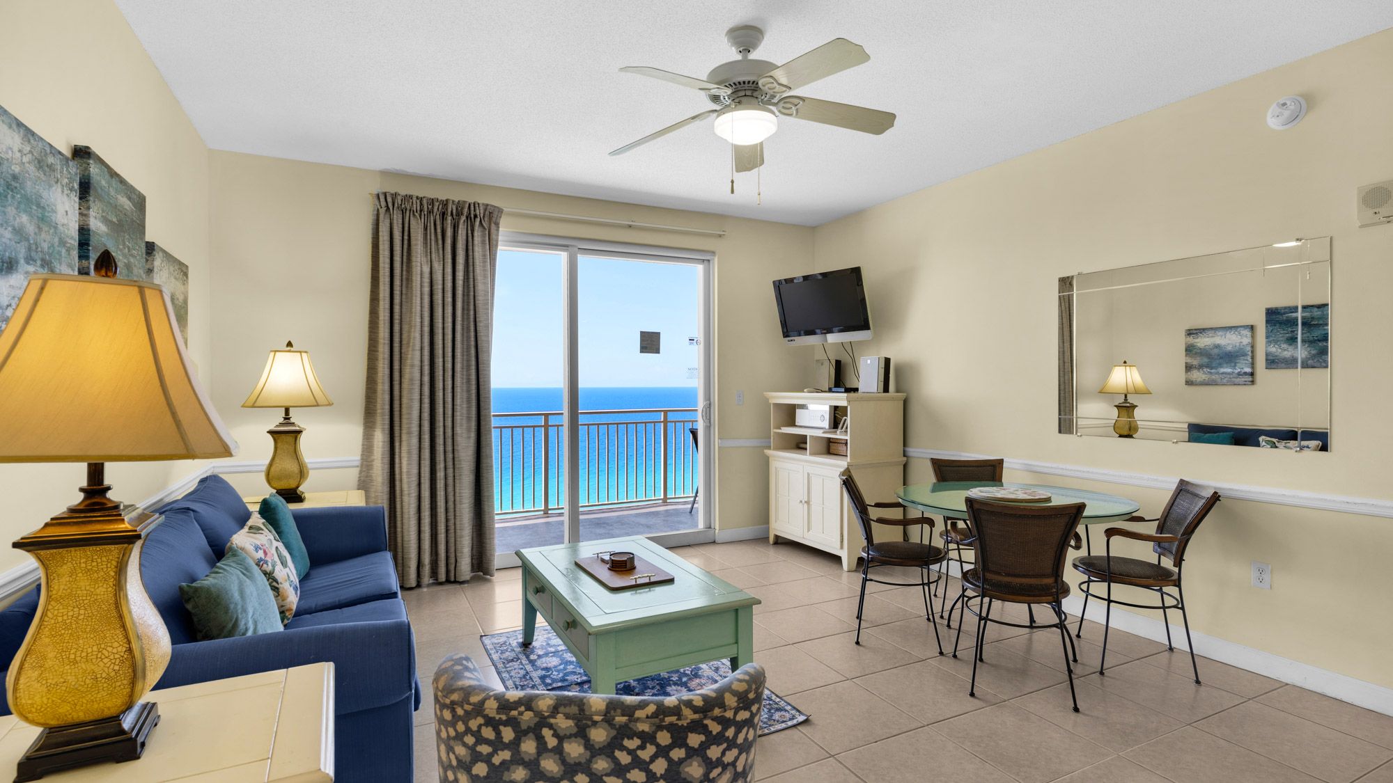 Sterling Reef 1604 - Living area w/ Gulf views