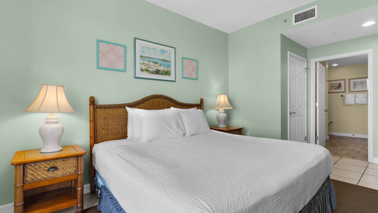 Sterling Reef 1604 - Bedroom w/ king bed Sterling Reef 1604 - Bedroom w/ king bed
