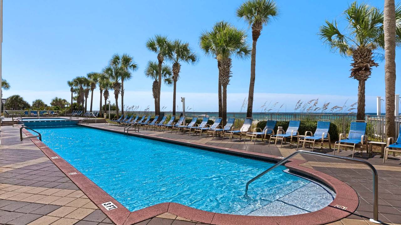 Sterling Reef Grounds & Amenities Sterling Reef Grounds & Amenities