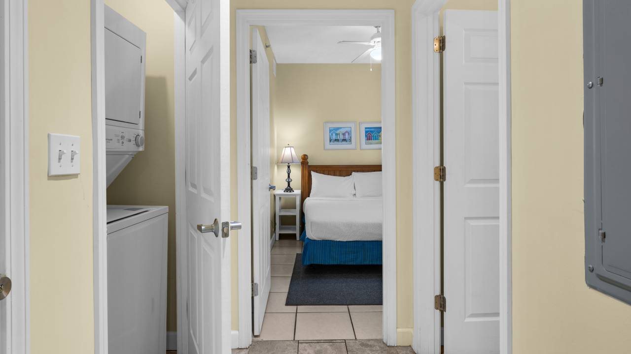Sterling Reef 1604 - Washer/Dryer into Guest Bedroom Sterling Reef 1604 - Washer/Dryer into Guest Bedroom