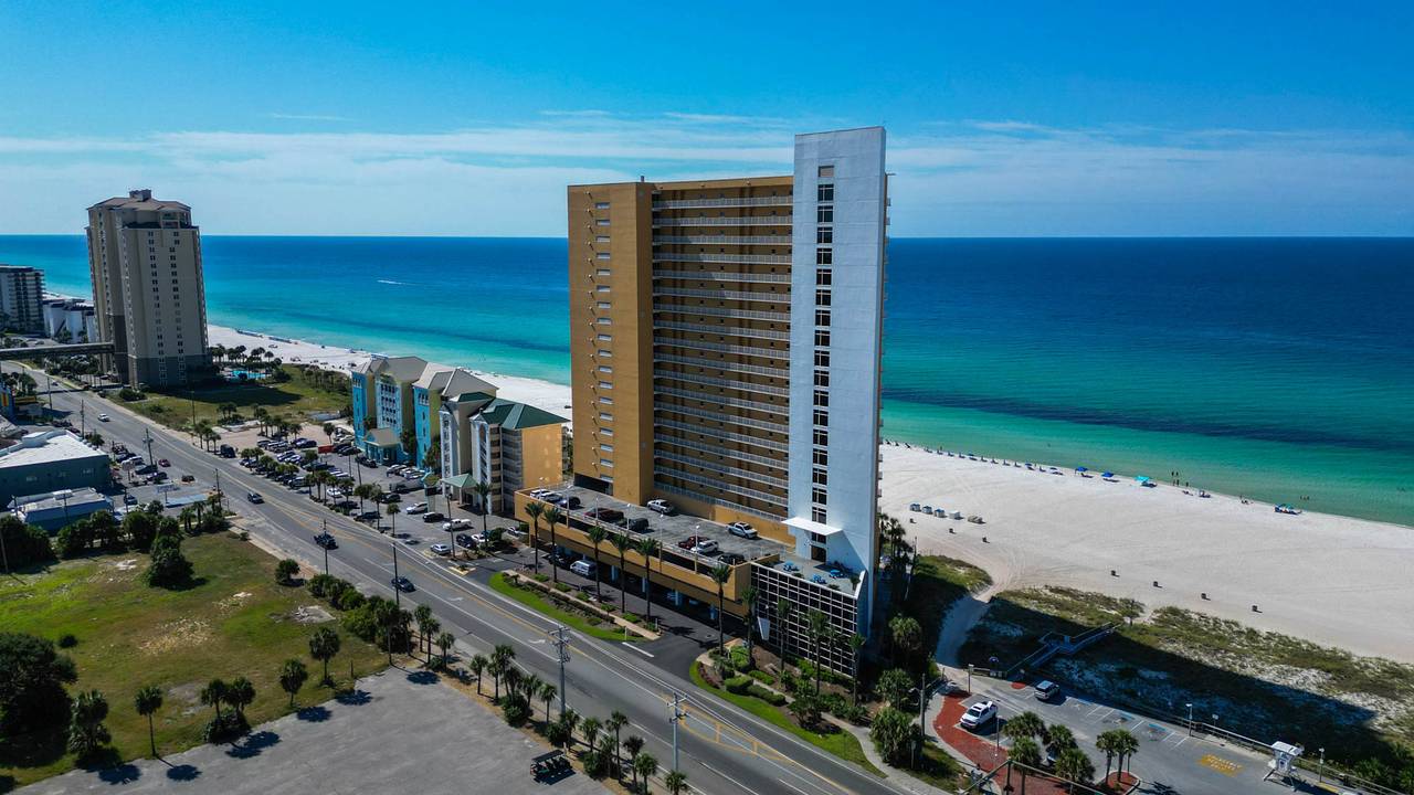 Sterling Reef Grounds & Amenities Sterling Reef Grounds & Amenities