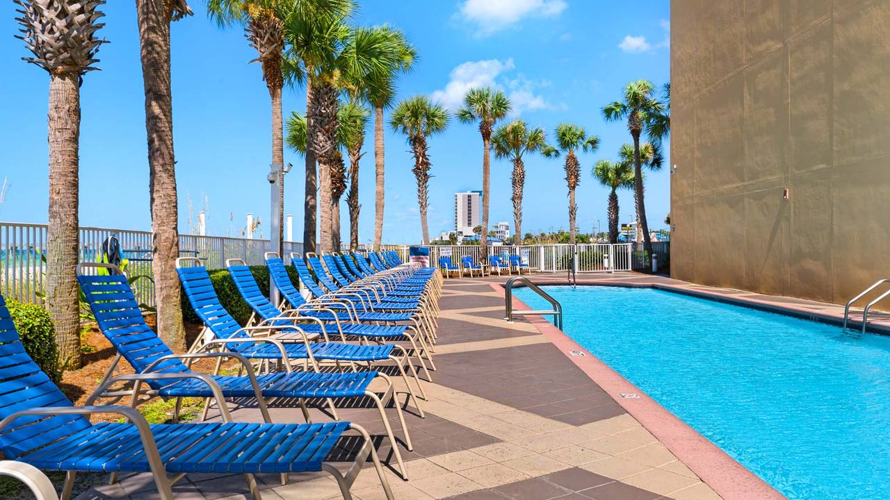 Sterling Reef Grounds & Amenities Sterling Reef Grounds & Amenities