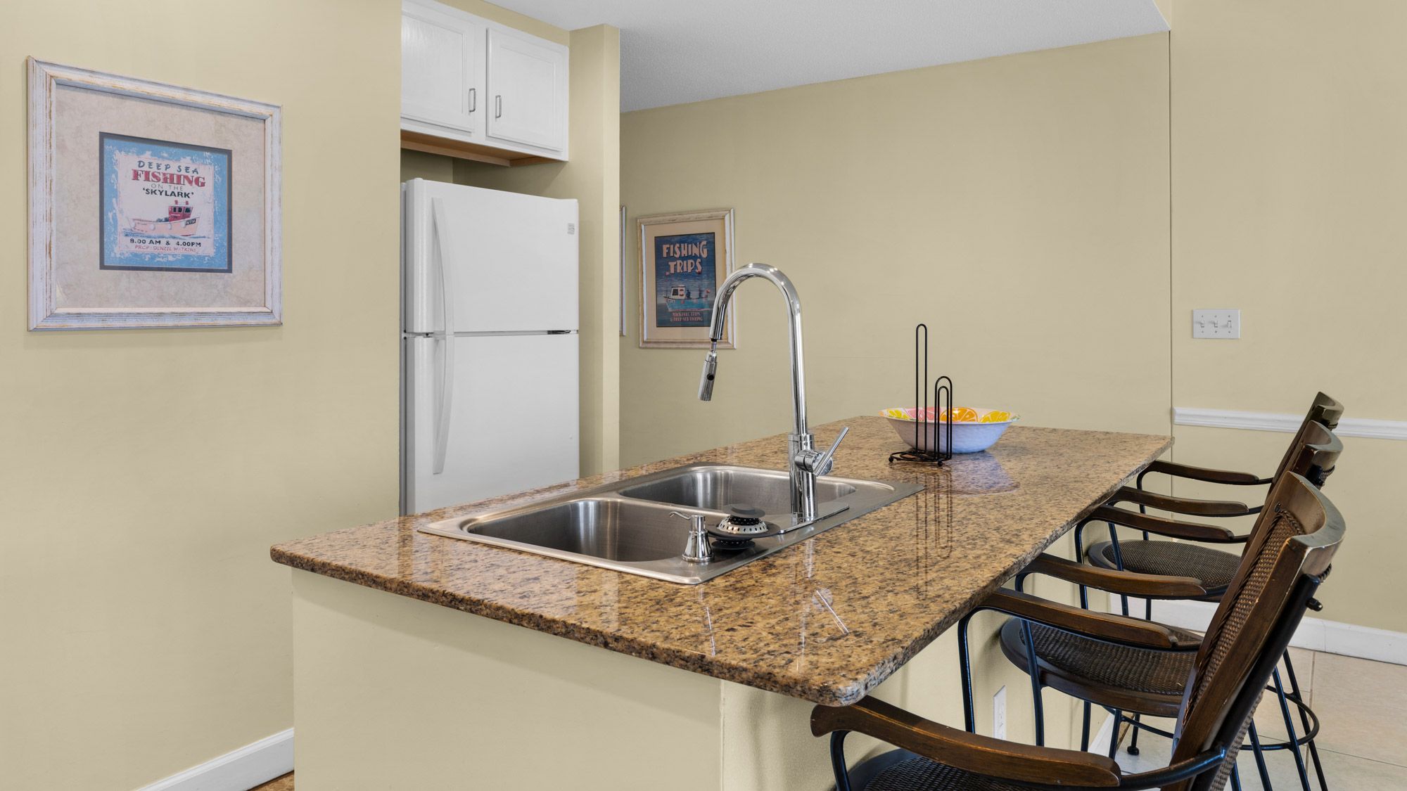 Sterling Reef 1604 - Kitchen area 