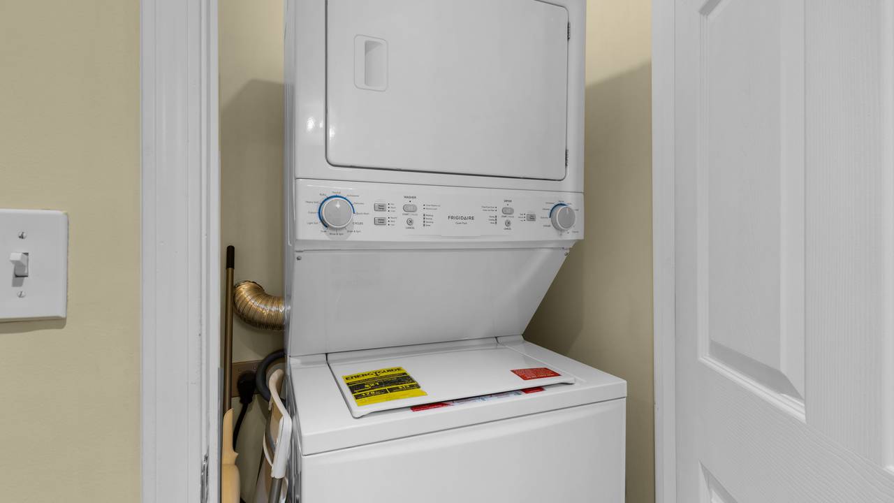 Sterling Reef 1604 - Washer & Dryer Sterling Reef 1604 - Washer & Dryer