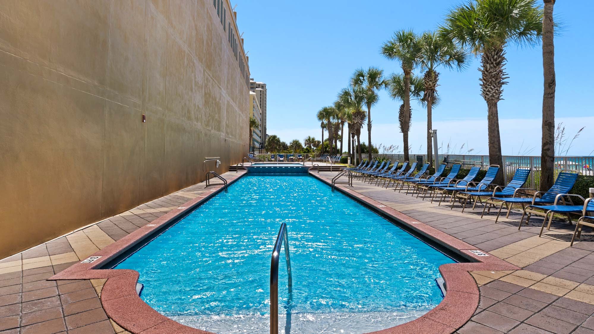 Sterling Reef Grounds & Amenities