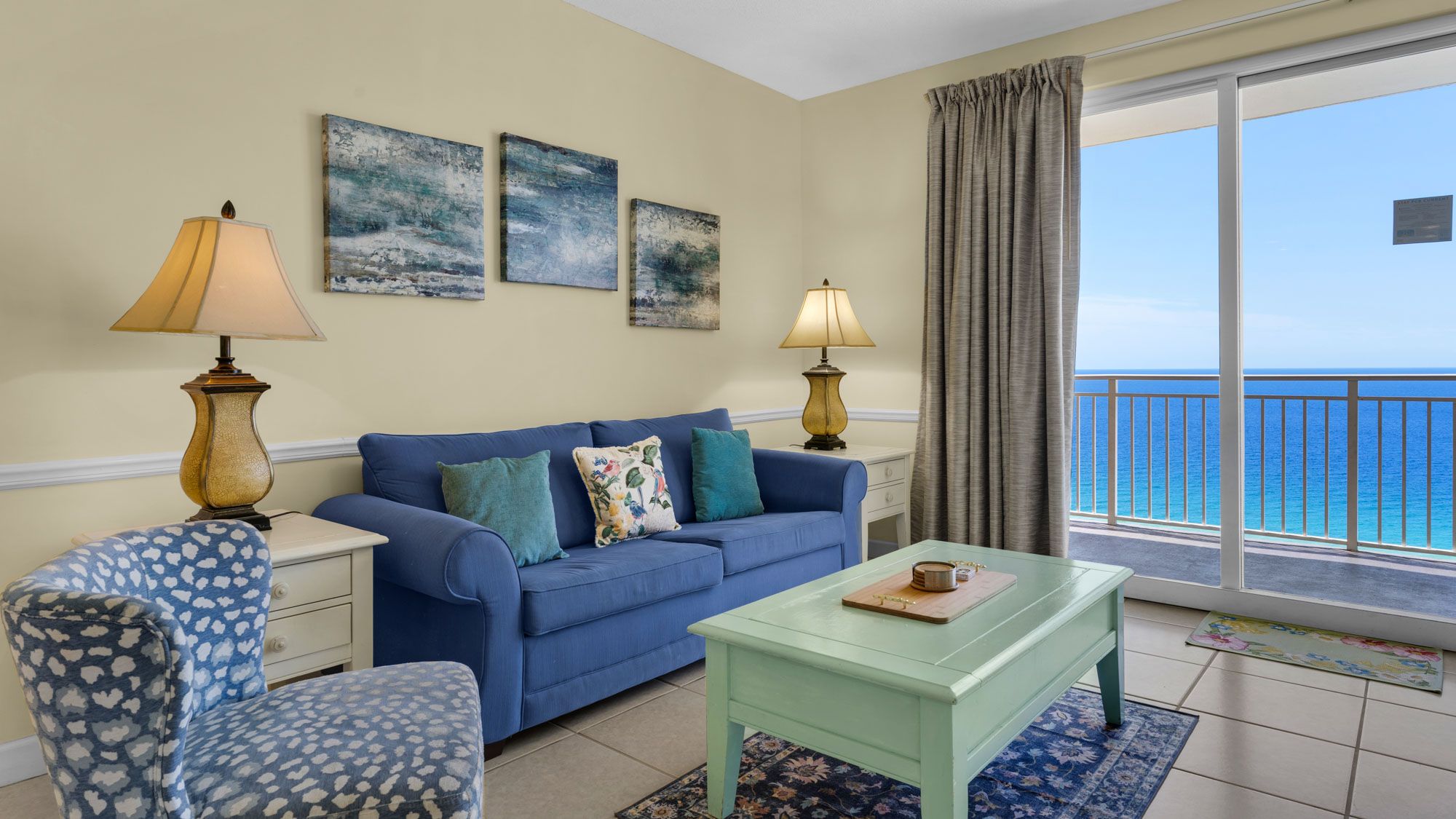 Sterling Reef 1604 - Living area w/ Gulf views